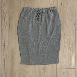 Gray Women's Knit Skirt • size Small• with pockets!